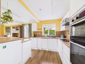 Kitchen- click for photo gallery